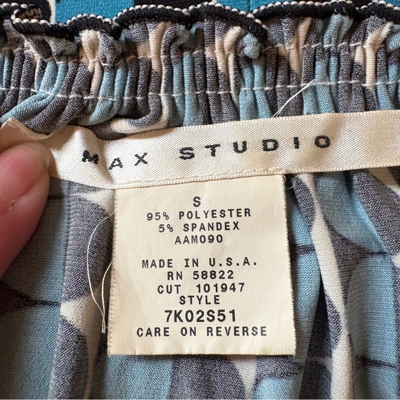 Max Studio Geometric Print Off Shoulder Empire Waist Midi Dress Blue Black Small - Picture 3 of 3